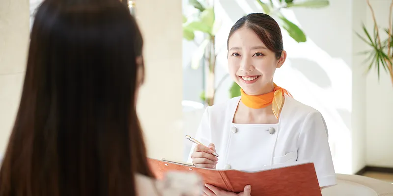 エステティシャンによるカウンセリング